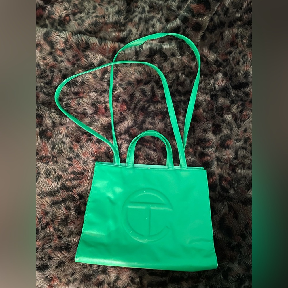Medium green telfar - good condition